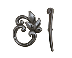 Gunmetal Ivy Leaf Toggle Clasp 22x19mm, 29mm bar
