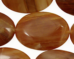 Red Line Quartz Flat Oval 35x25mm