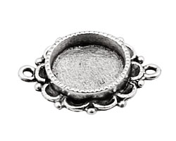 Nunn Design Antique Silver (plated) Mini Ornate Circle Bezel Link 25x19mm