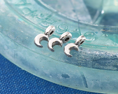 Antique Silver (plated) Tiny Crescent Moon Focal 3x7mm