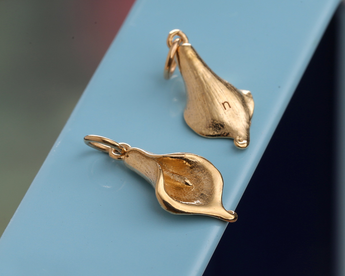 Nina Designs Bronze Calla Lily Focal 9x22mm