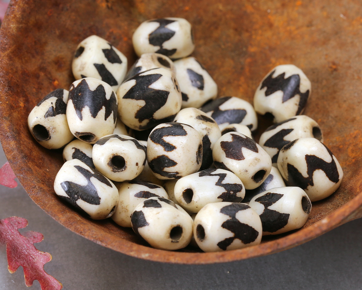 African Batiked Bone Zigzag Barrel Bead 8-12x8-10mm