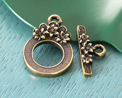 TierraCast Antique Brass (plated) Blossom Toggle Clasp 21x14mm, 17mm Bar
