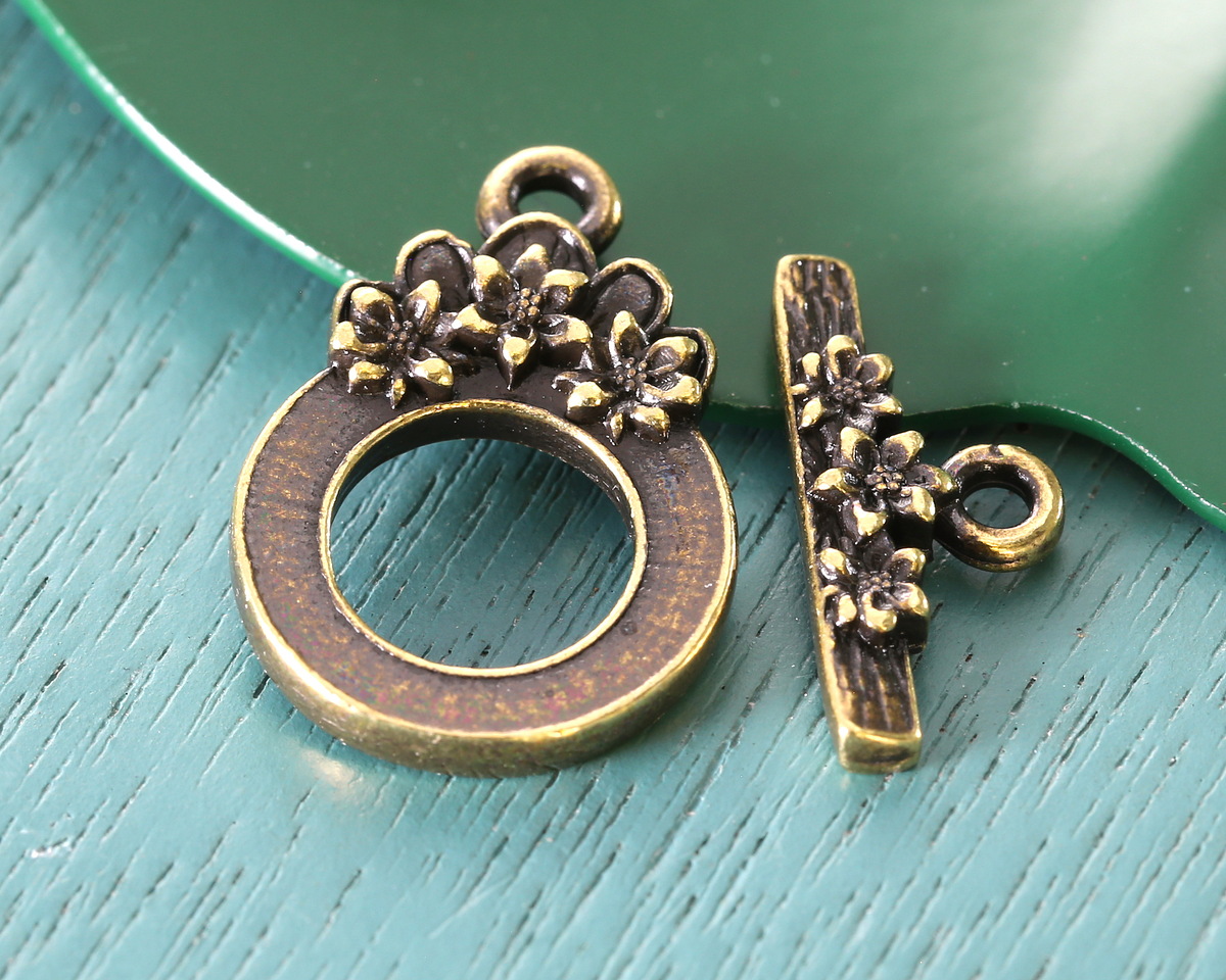 TierraCast Antique Brass (plated) Blossom Toggle Clasp 21x14mm, 17mm Bar
