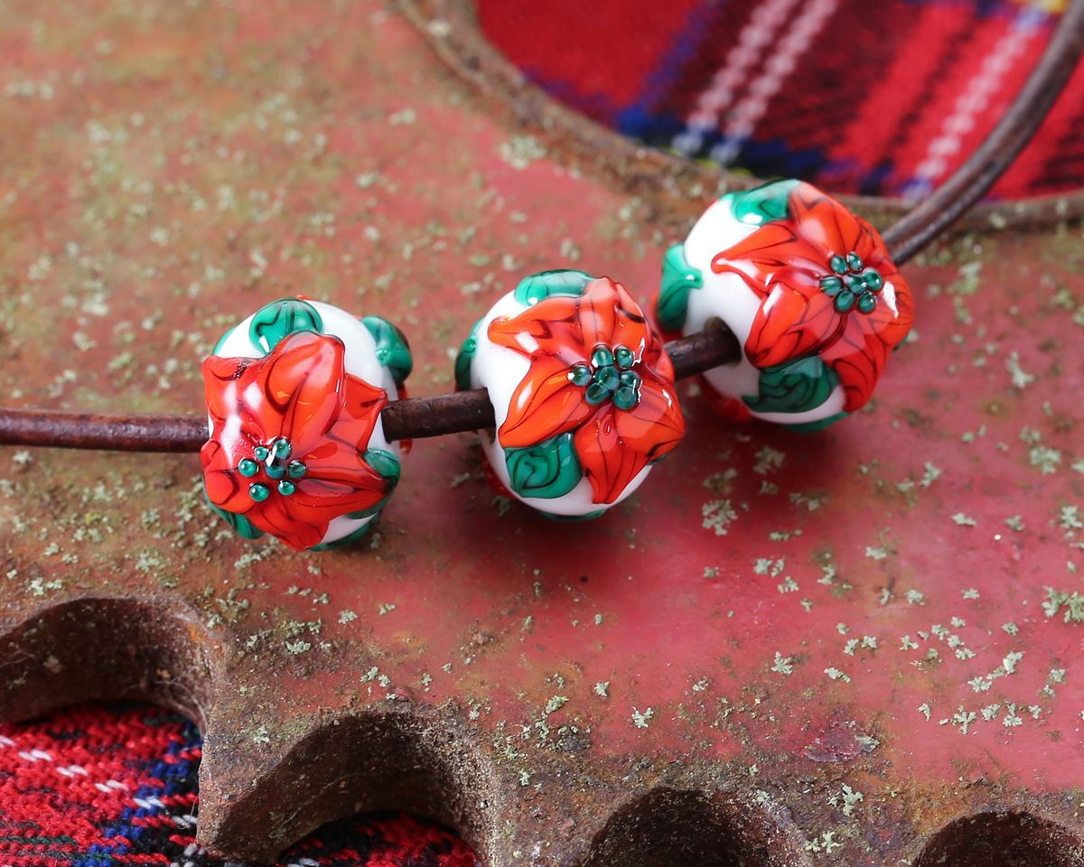 Grace Lampwork Red Poinsettia Christmas Rondelle Bead 9x13mm