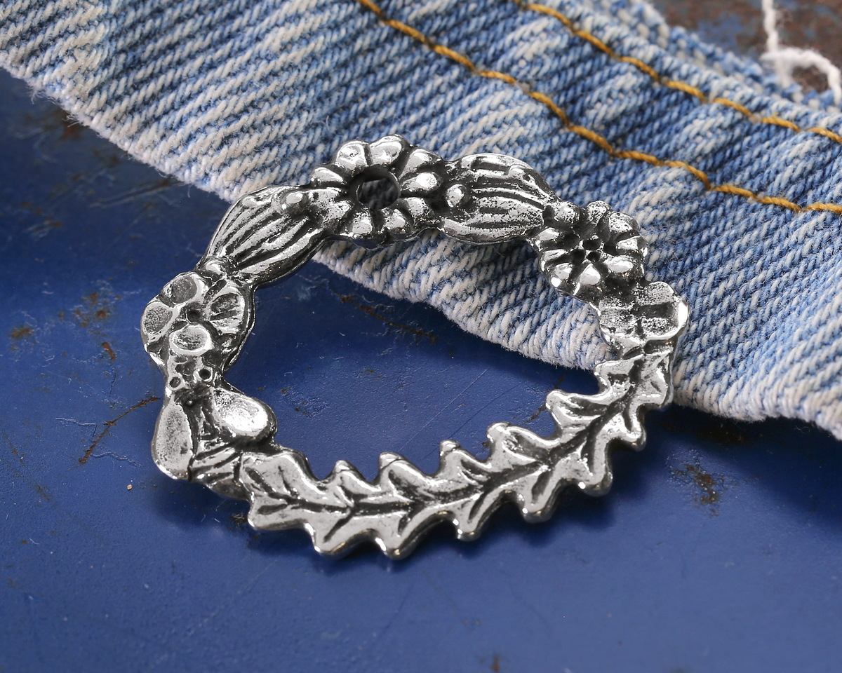 Green Girl Pewter Chatelaine Focal 30x35mm