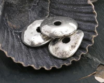 Mykonos Metalized Ceramic Antique Silver Oval Washer 15-19mm