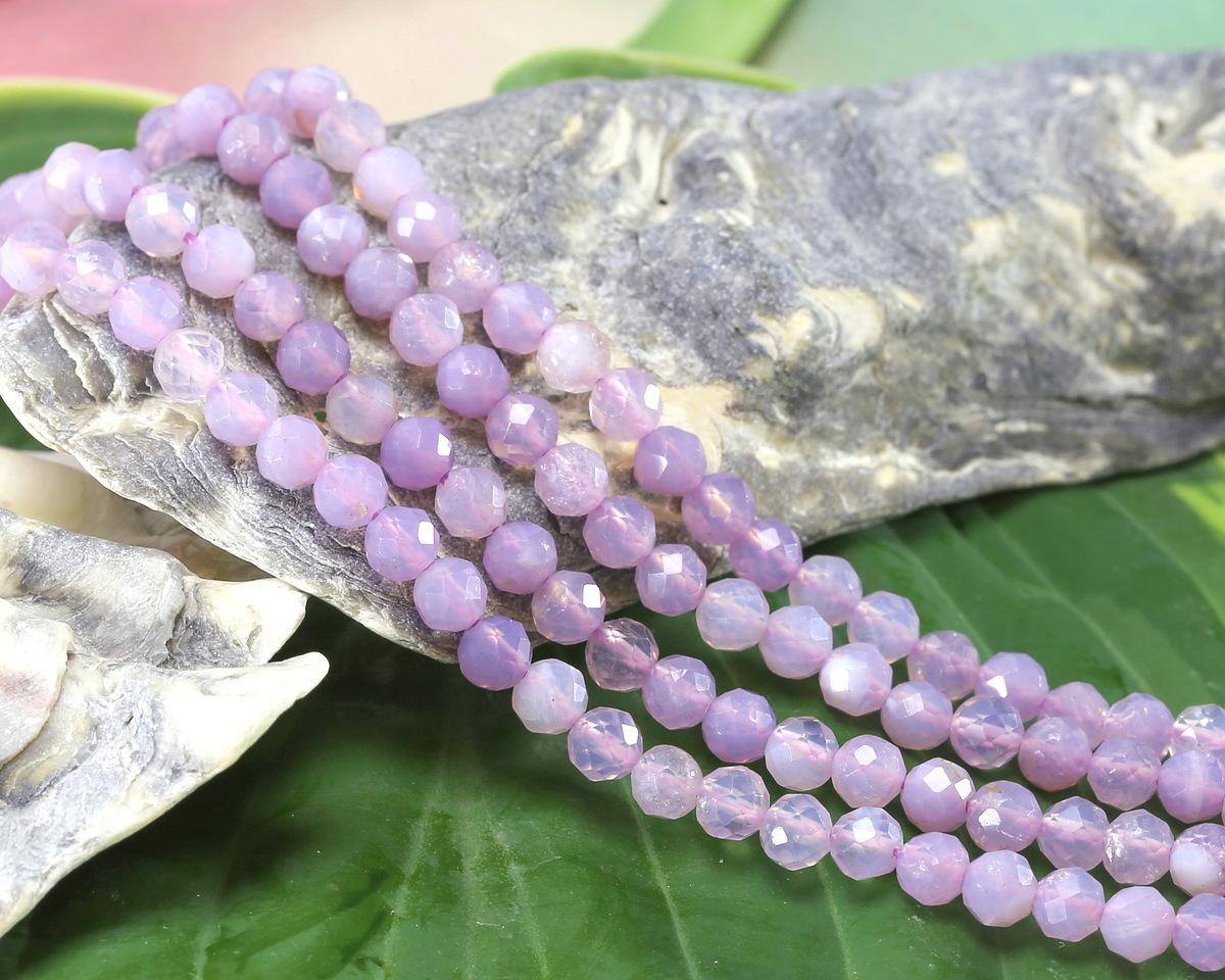 Lavender Moon Quartz (AA) Microfaceted Round 4mm