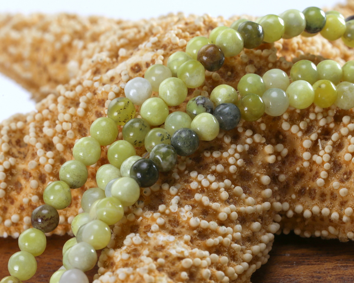 Olive Jade (Light Multi) Round 4mm