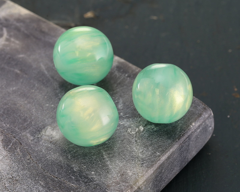 Resin Island Palm Shimmer Round 16mm