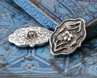 TierraCast Antique Silver (plated) Flower Button 13x18mm
