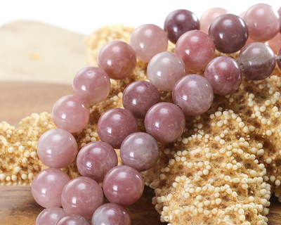 Strawberry Jade Round 8mm