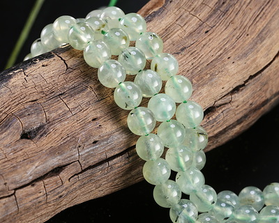 Green Tourmalinated Quartz Round 8mm
