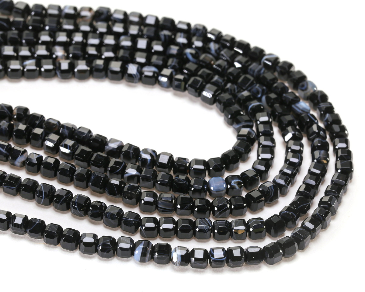 Black Sardonyx Faceted Cube 4mm