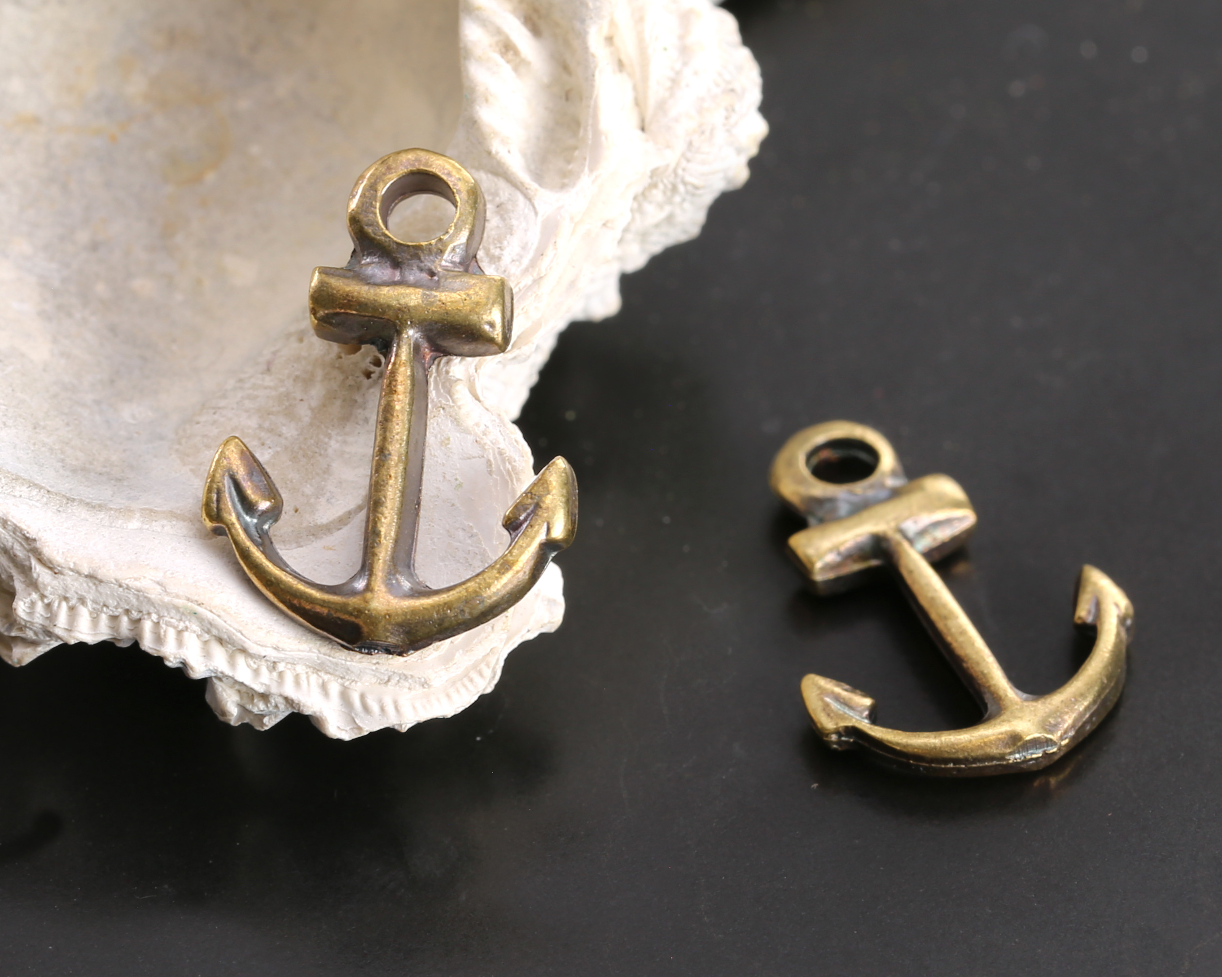 Mykonos Antique Brass (plated) Small Anchor Focal 13x19mm