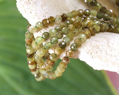 Green Garnet Microfaceted Round 3mm