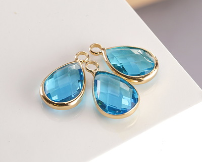 Capri Crystal Teardrop in Gold Finish Bezel 10.5x18mm