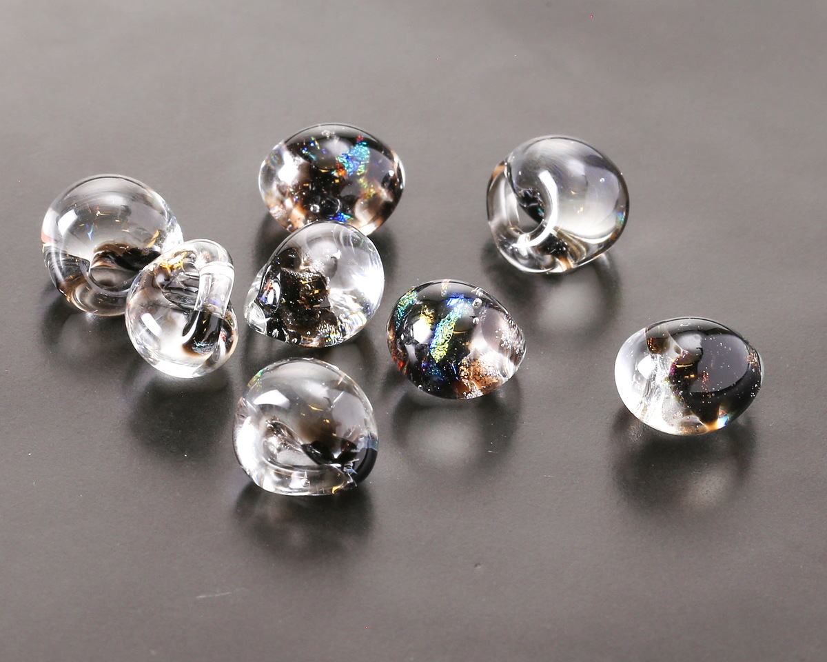 Unicorne Beads Glass Cosmic Onyx Teardrop 9-10mm