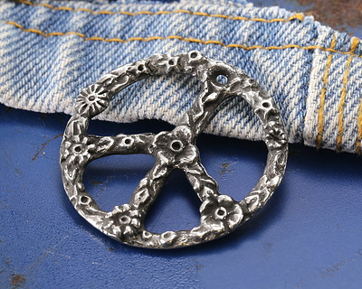 Green Girl Pewter Floral Peace Sign Focal 38mm