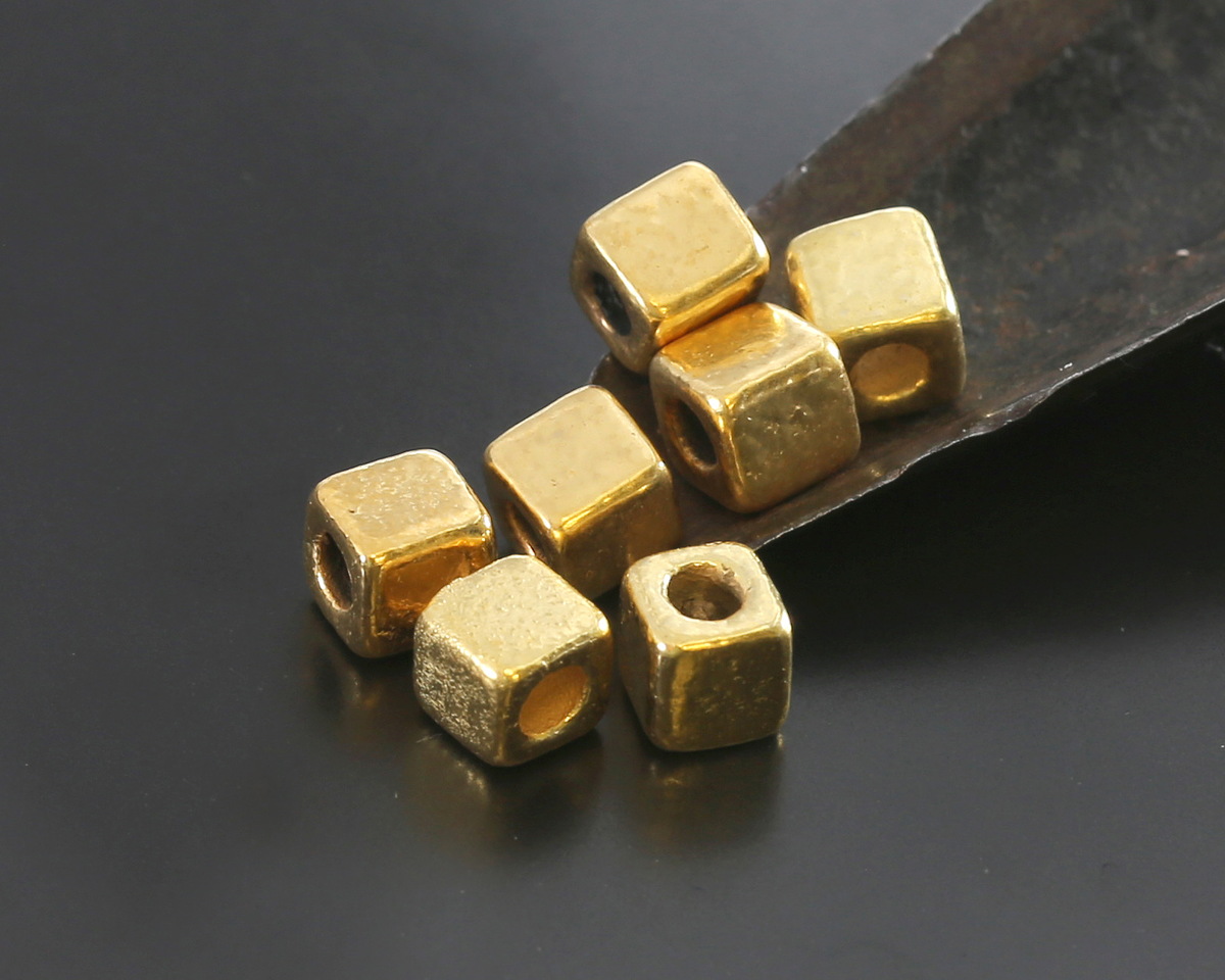 Mykonos Metalized Ceramic Gold Cube 5mm