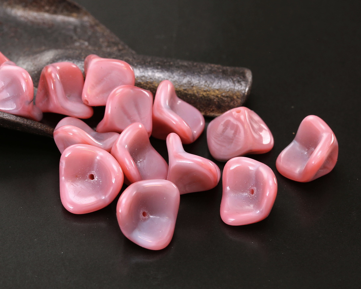 Czech Glass Pink & Lavender Silk Bellflower 12x9mm