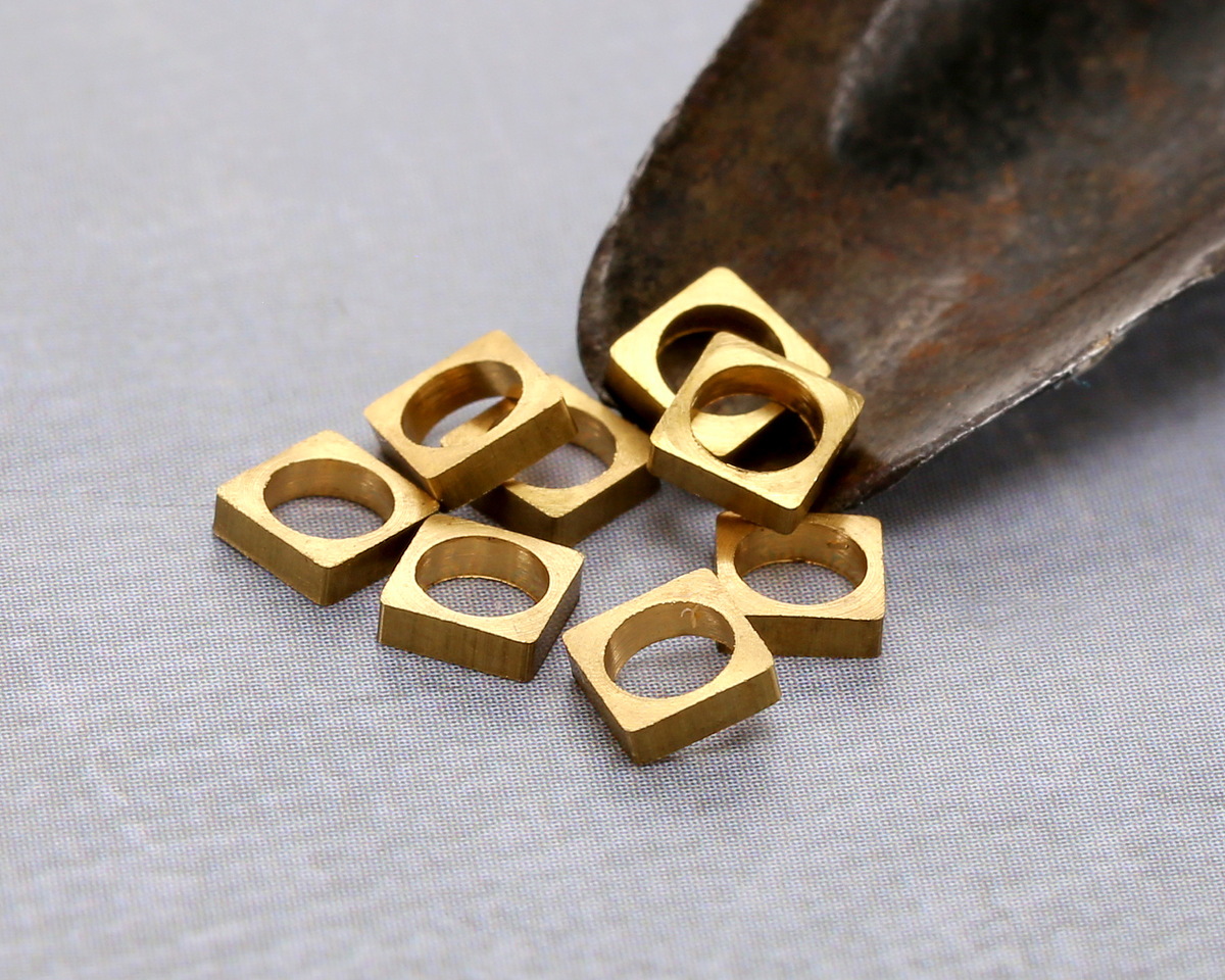 Mykonos Solid Brass Large Hole Squaredelle 4mm