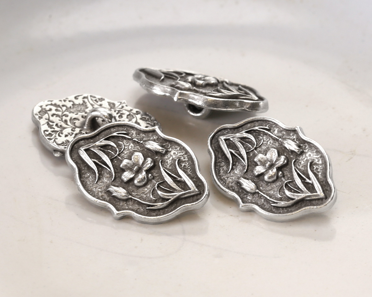 TierraCast Antique Silver (plated) Flower Button 13x18mm