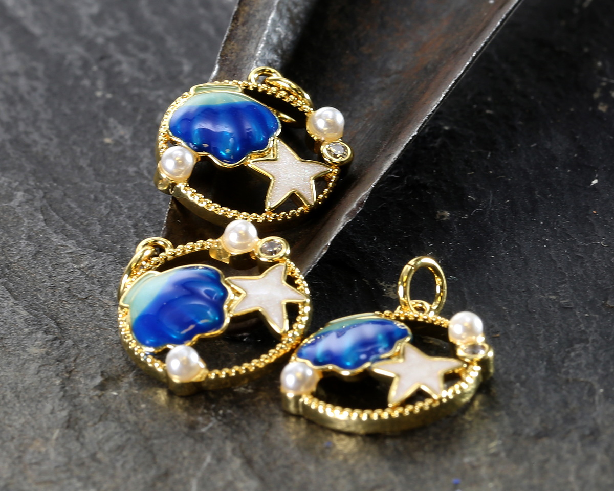 18k Gold (plated) Enamel Sea Treasures Focal 15x16.5mm