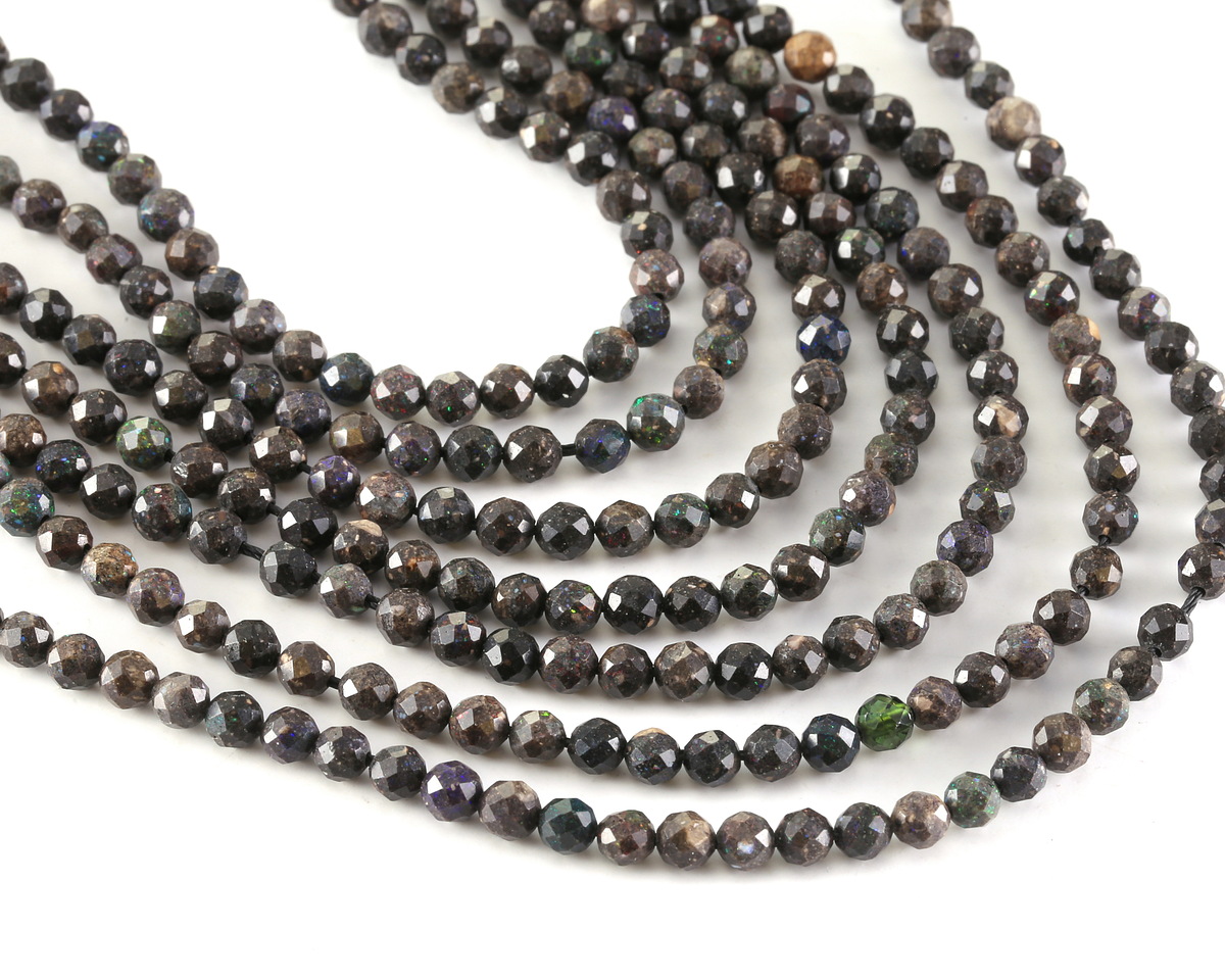 Black Opal Microfaceted Round 4mm