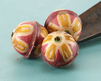 Hand Painted Yellow Daisy on Pink Leather Round Bead 20-22mm