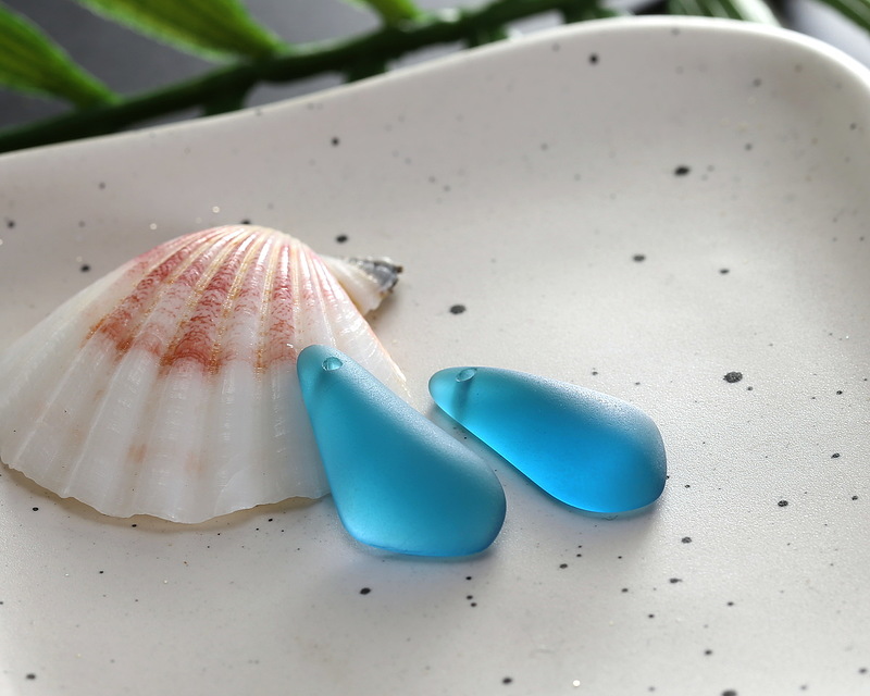 Peacock Blue Beach-Style Glass Fancy Drop Pendant Pair 12x24mm