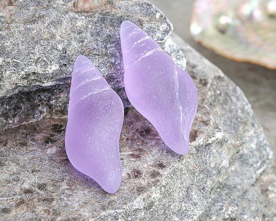 Periwinkle Beach-Style Glass Conch Shell Pendant 20x39mm