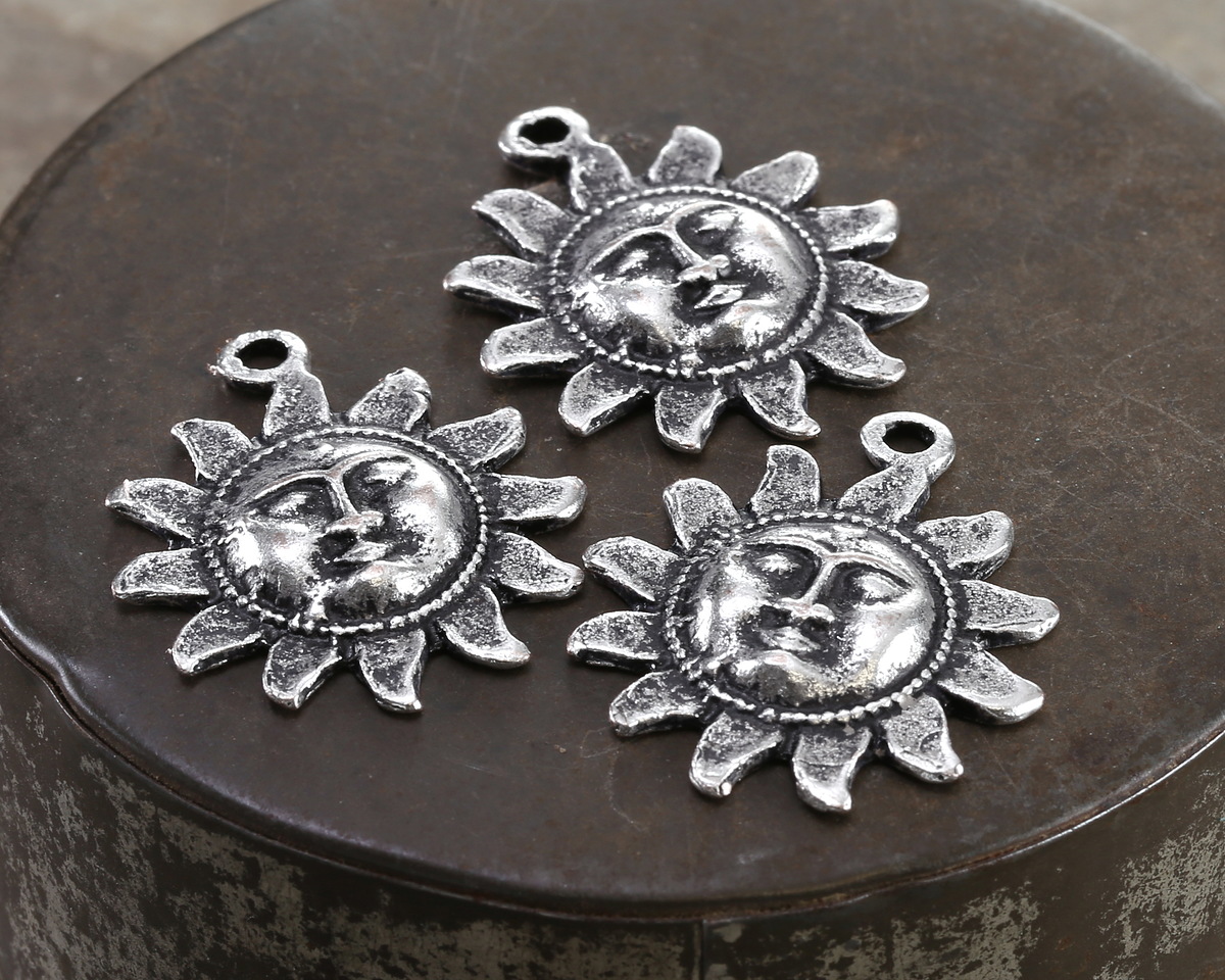 Mykonos Antique Silver (plated) Sun Face Focal 25x29mm