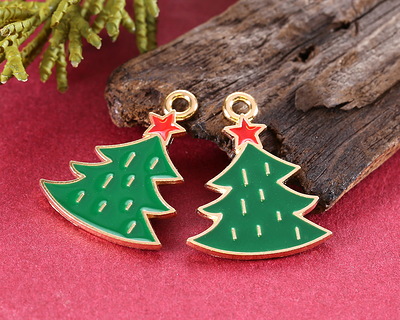 Enamel Christmas Tree w/ Red Star Focal 16x20mm