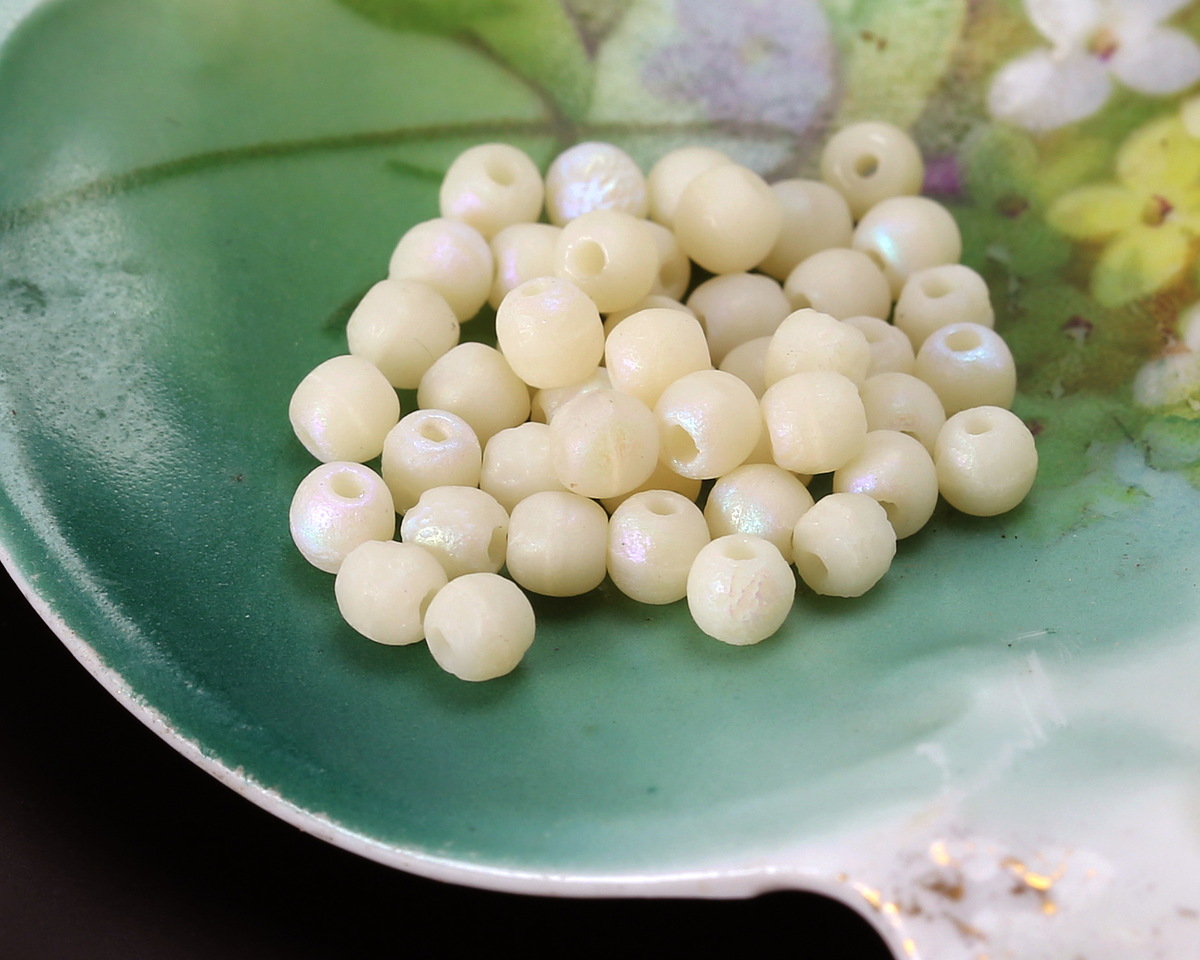 Czech Glass Textured Ivory AB Round Druk 3mm