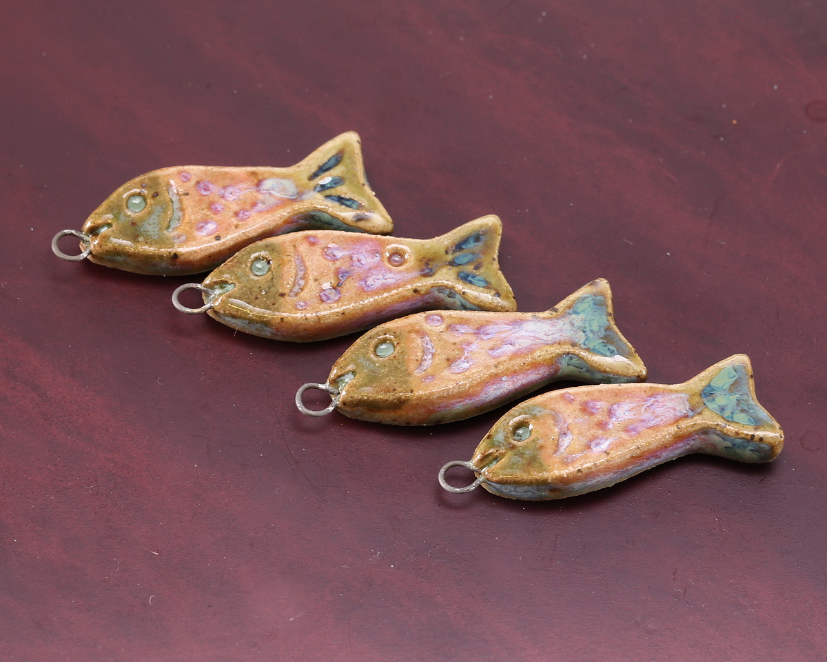 Gaea Ceramic Fern, Pink, & Blue Pastel Rainbow Fish Focal 10-11x29-30mm