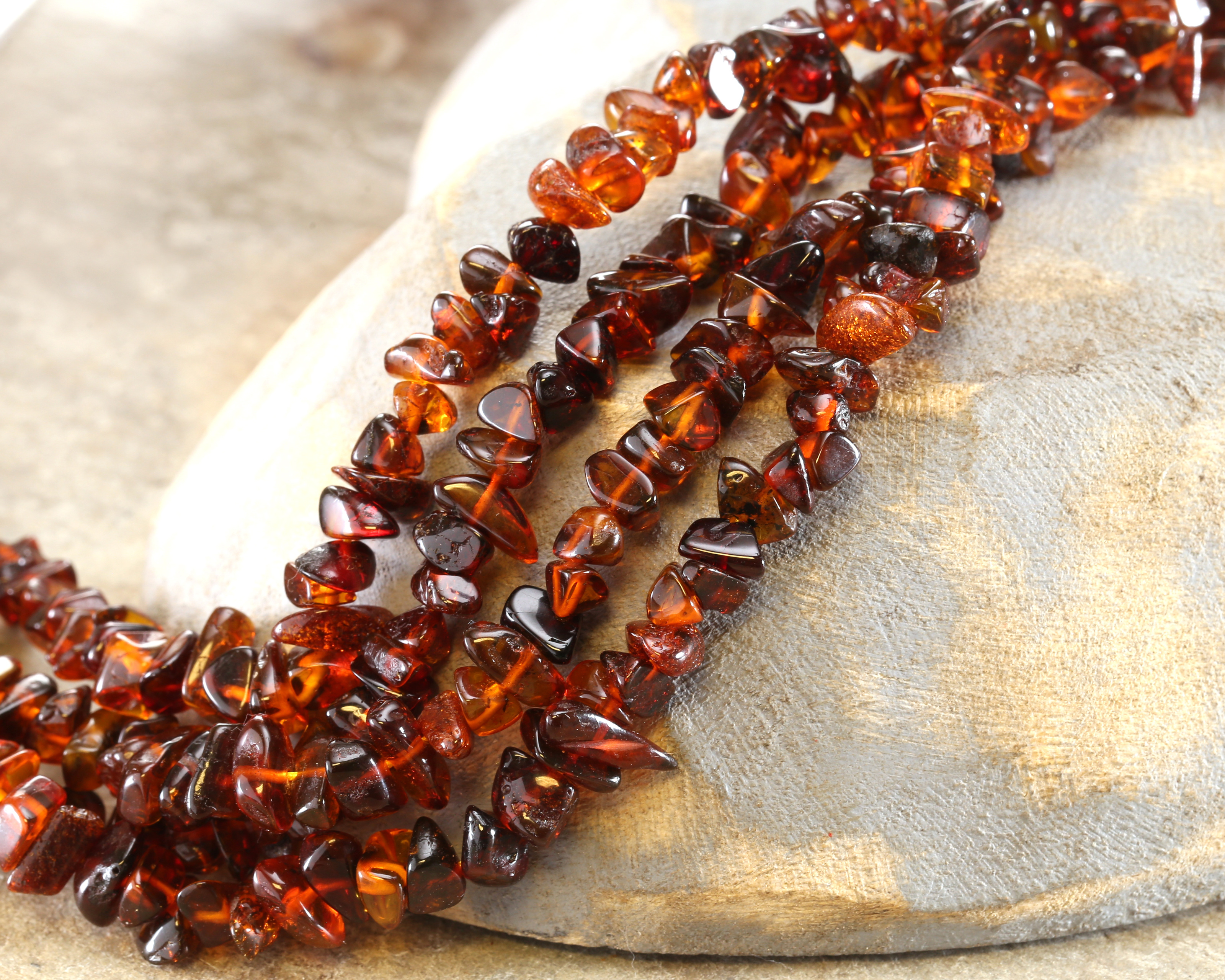 Amber品 Dark Red Amber (A) Chips 2-5x5-12mm