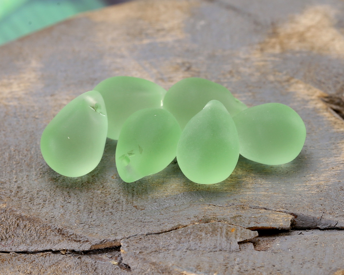 Peridot Beach-Style Glass Teardrop Focal 14x10mm
