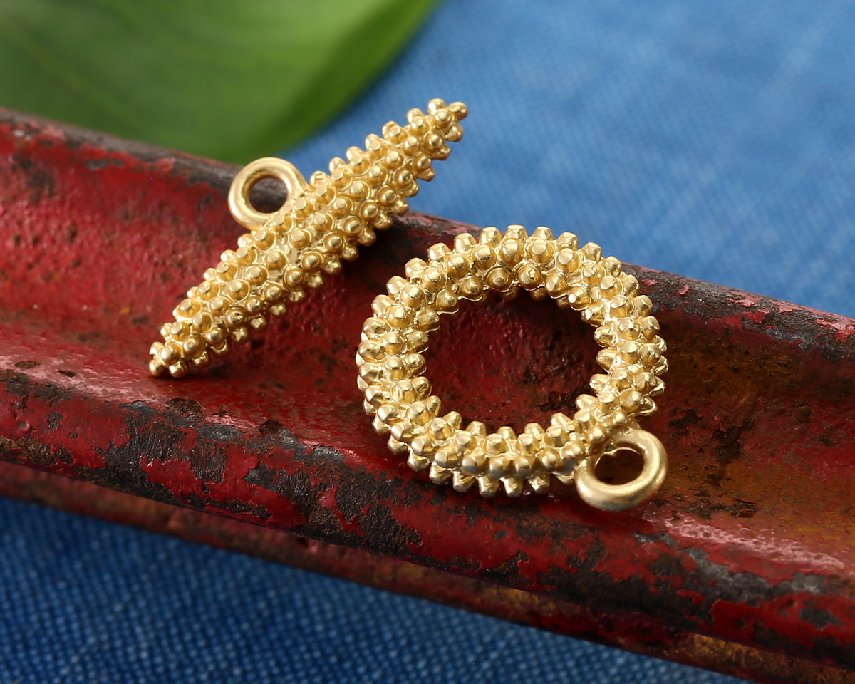 Satin Hamilton Gold (plated) Beaded Toggle Clasp 19x16mm, 20mm Bar