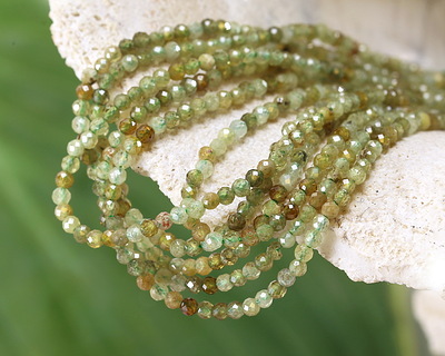 Green Garnet Microfaceted Round 2mm