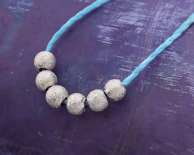 Stardust Stainless Steel Round 4mm, 1.2mm hole