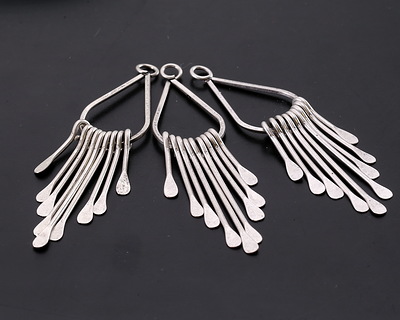 Silver Finish Long Graduated Paddle Set on Teardrop w/ Loop 16x59mm