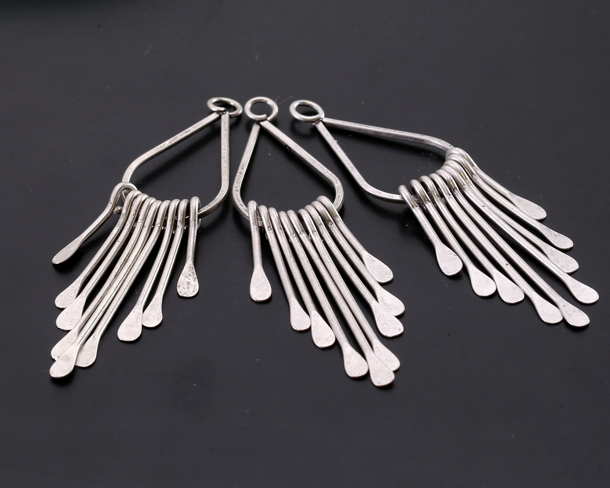 Silver Finish Long Graduated Paddle Set on Teardrop w/ Loop 16x59mm