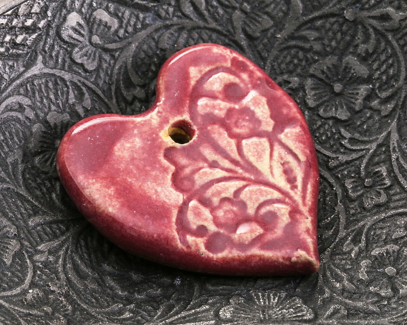 Ceramic Raspberry Gaea Ceramic Raspberry Jam Romantic Heart 34x29mm