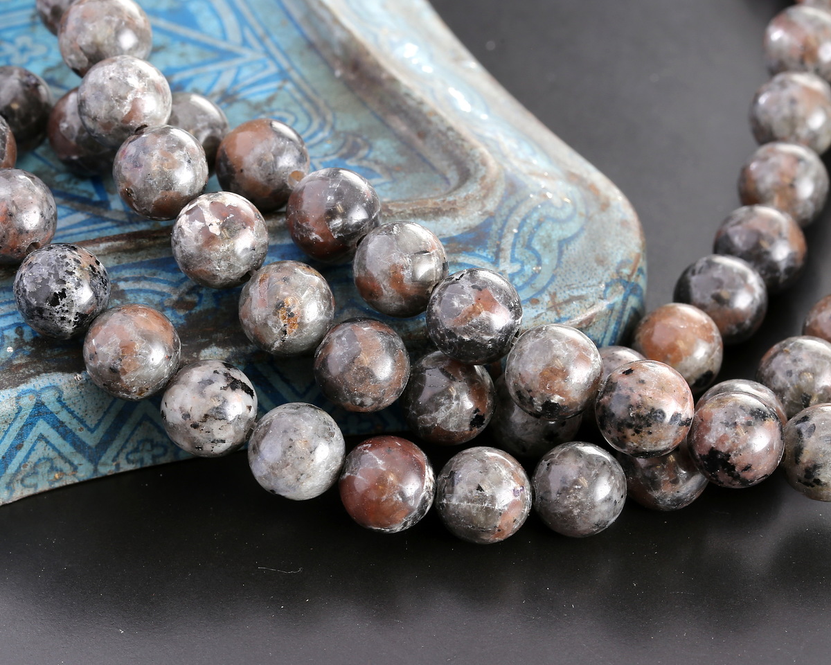 Fluorescent Sodalite Round 8mm