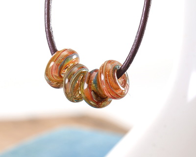 Unicorne Beads Glass Bird of Paradise Donut 4-6x9-11mm