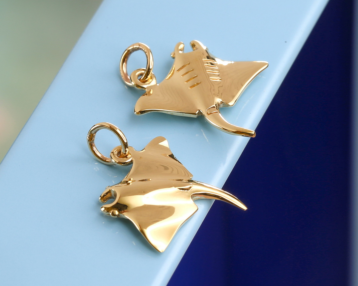 Nina Designs Bronze Stingray Focal 15x18mm