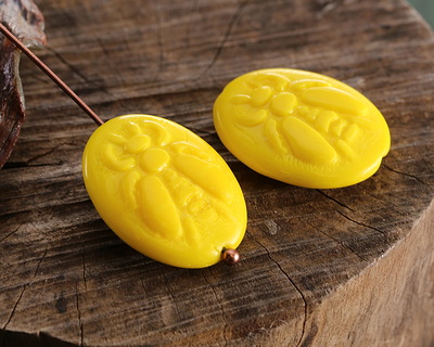 Czech Glass Yellow Bee Oval 22x18mm