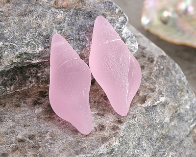 Blossom Pink Beach-Style Glass Conch Shell Pendant 20x39mm