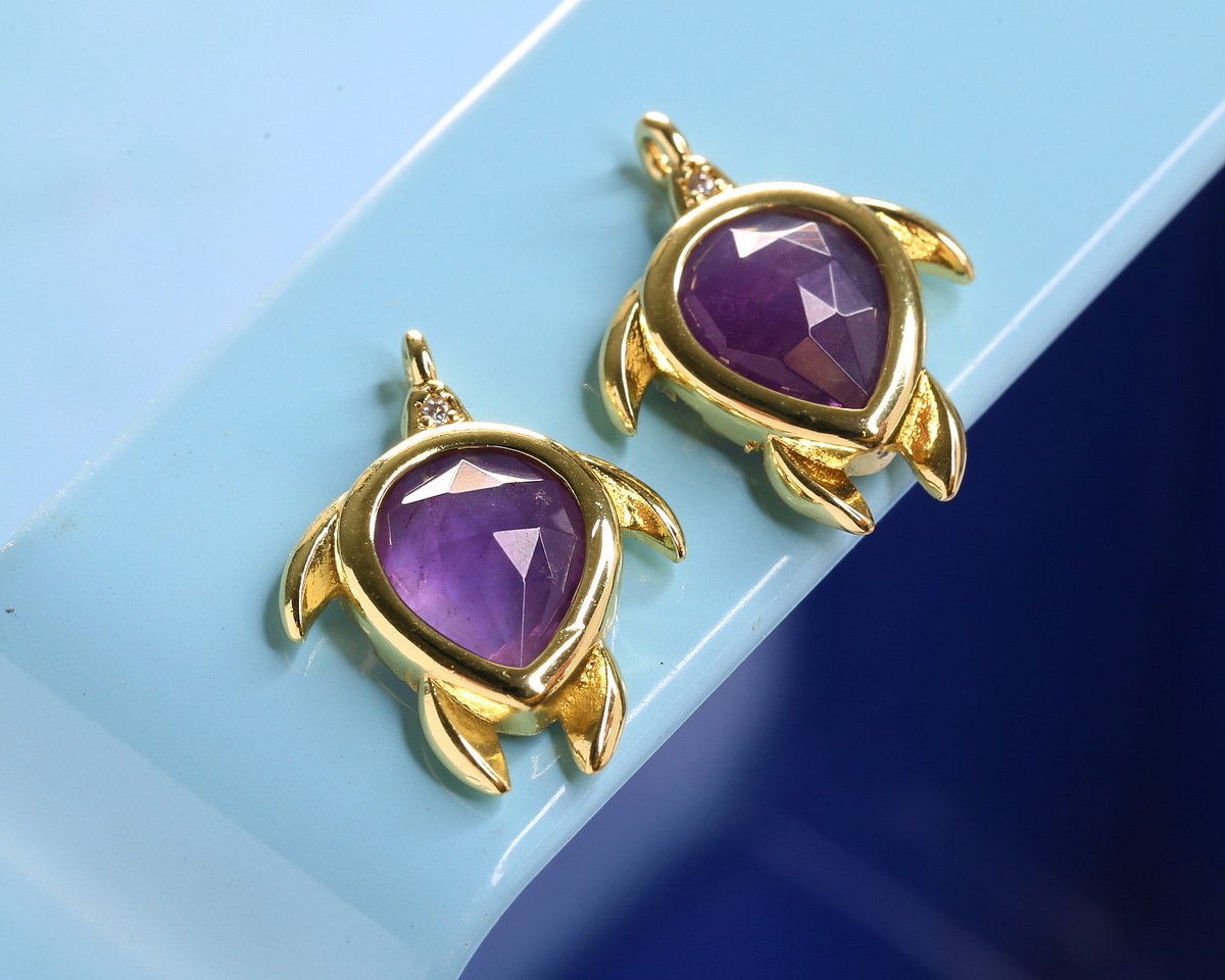 Amethyst w/ Gold Finish Sea Turtle Focal 15x19mm